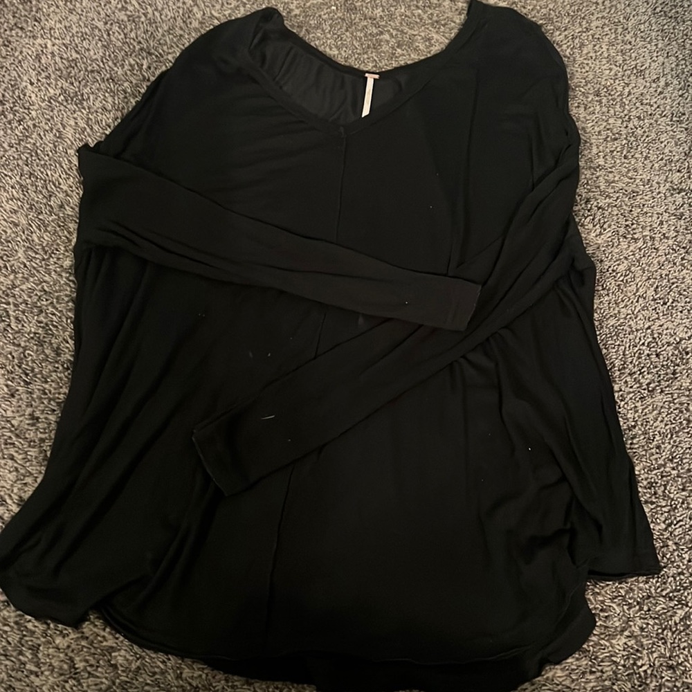 Free people long loose fit black long sleeve top zero snags